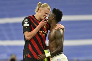 足坛17人破亿：伊萨克顶掉劳塔罗 姆总小涨1000万榜首“2亿齐飞”